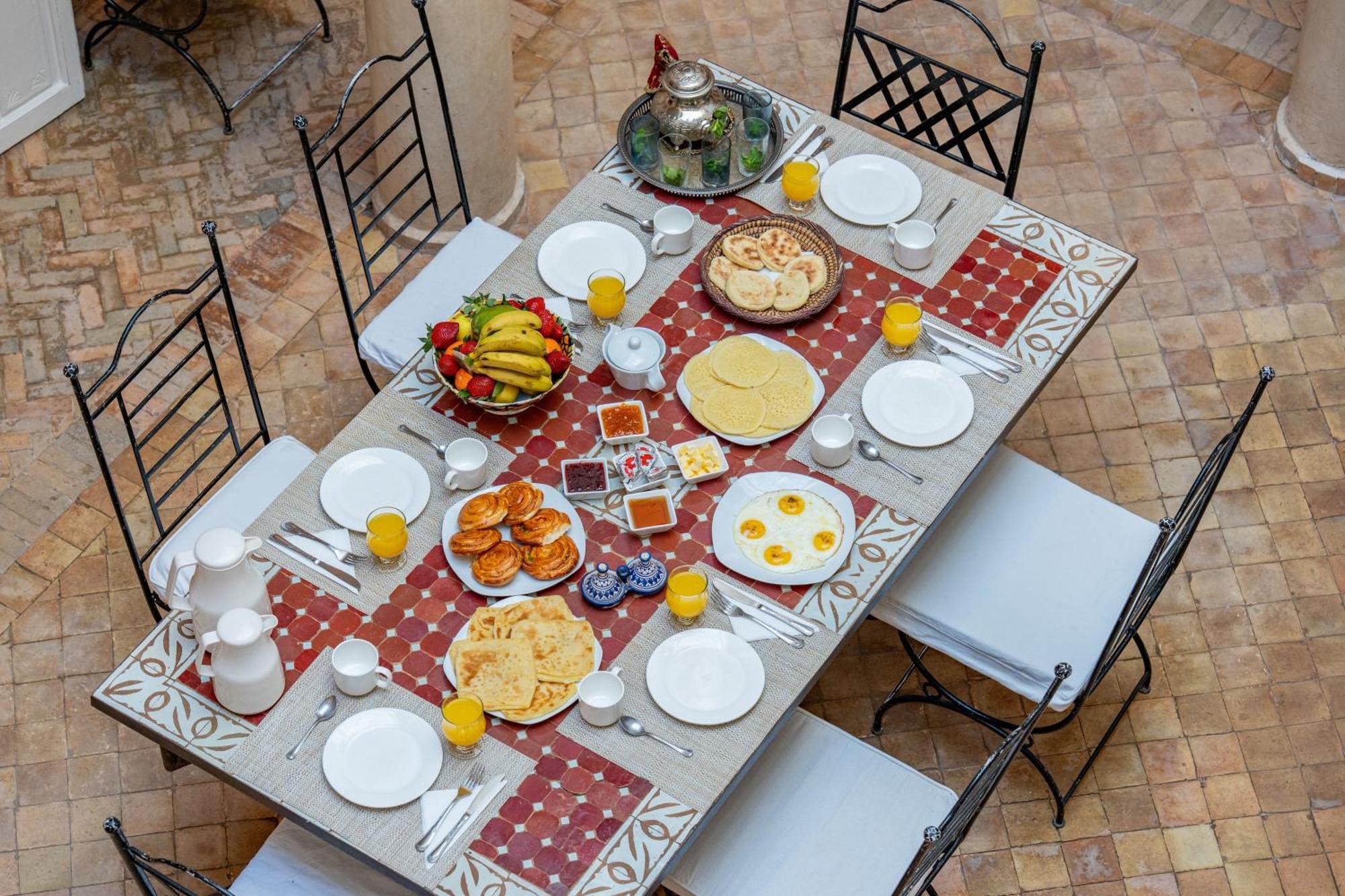 Riad Awinati Location Privatisee ,Piscine Chauffee , Beau Rooftop Marrákes Kültér fotó