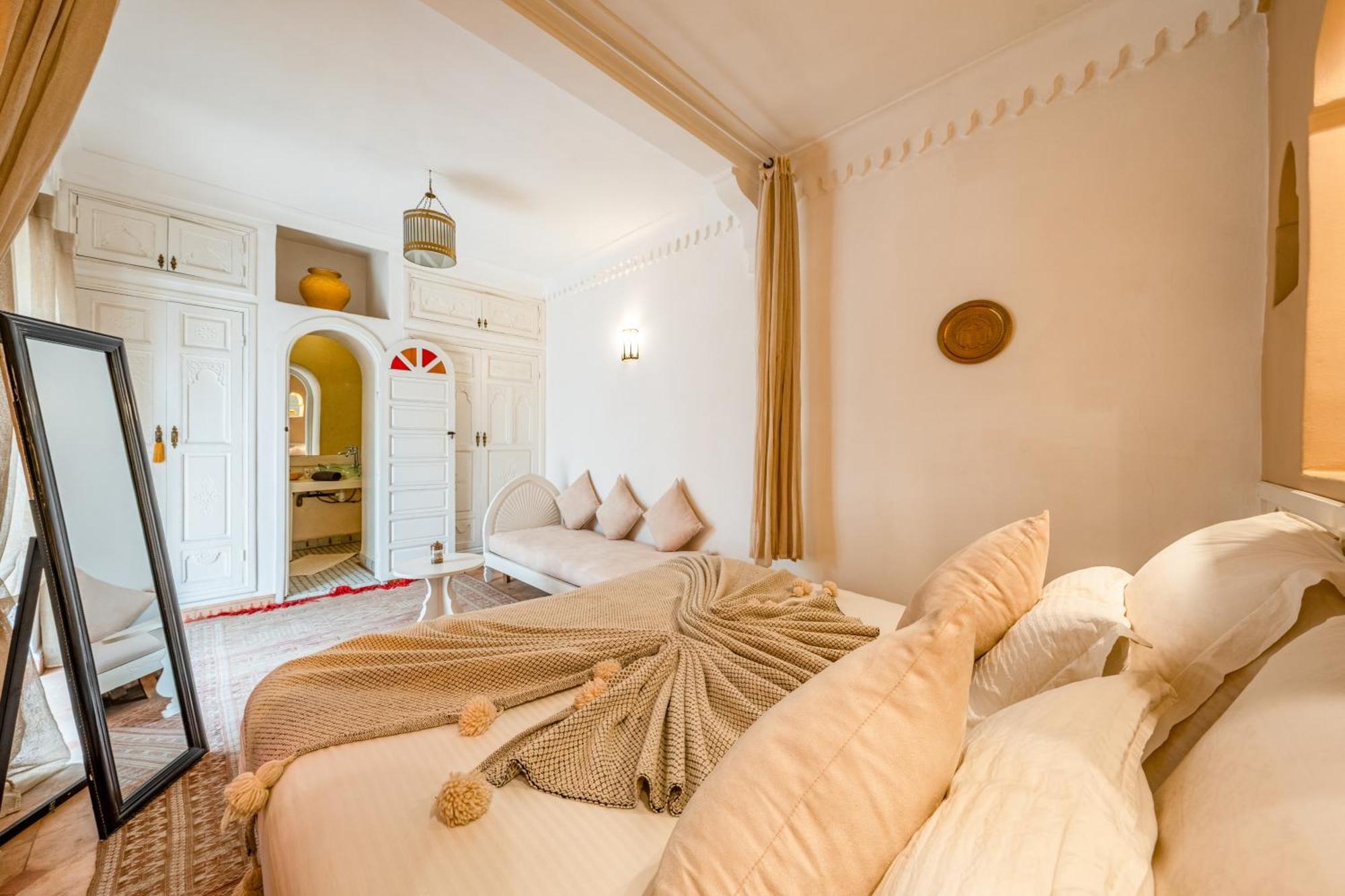 Riad Awinati Location Privatisee ,Piscine Chauffee , Beau Rooftop Marrákes Kültér fotó