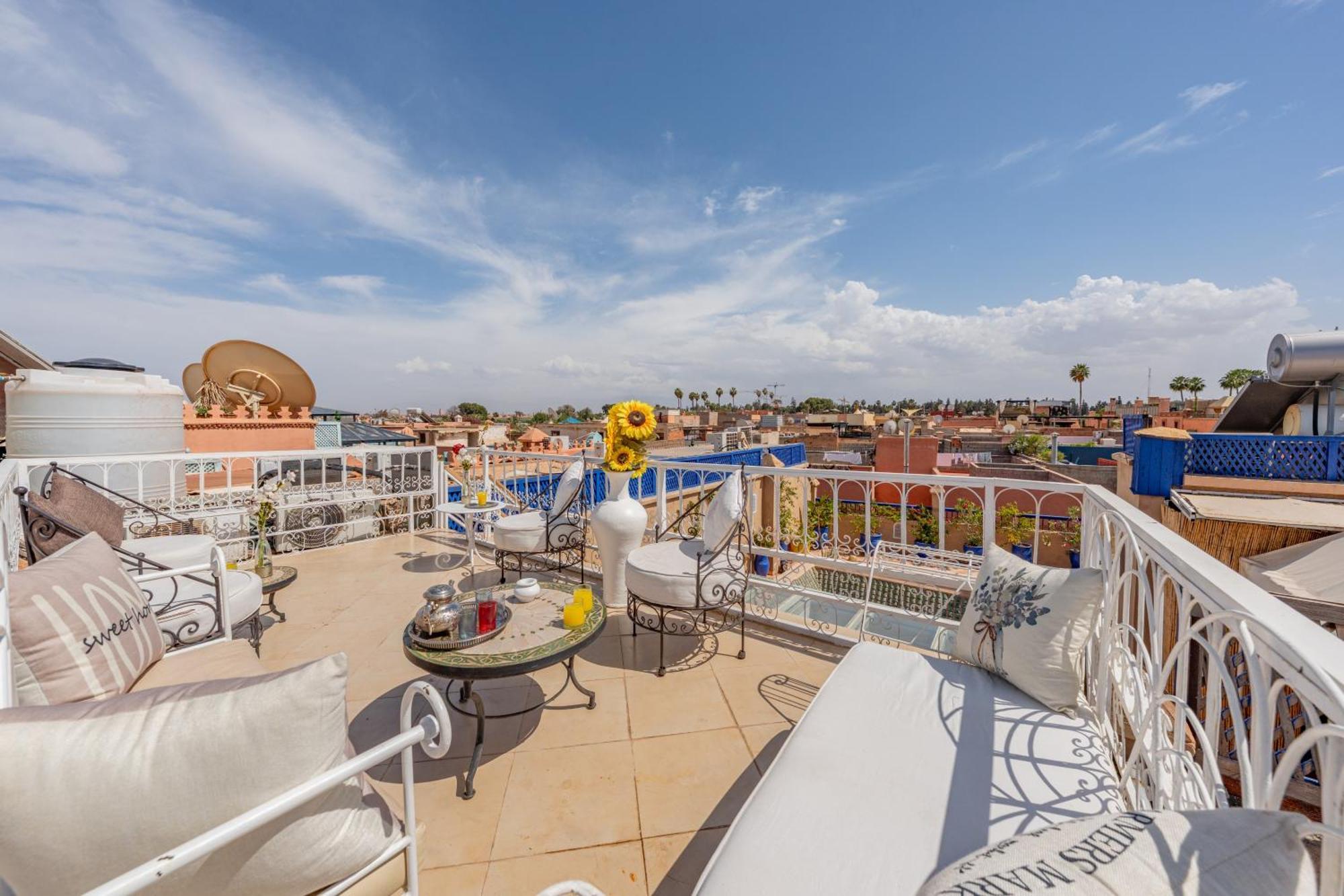 Riad Awinati Location Privatisee ,Piscine Chauffee , Beau Rooftop Marrákes Kültér fotó